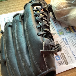 野球のグローブとボール MIZUNOの画像