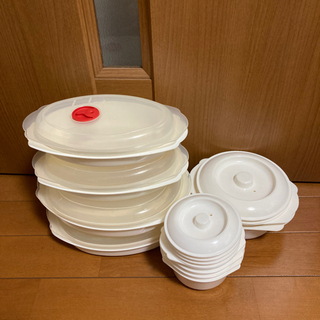 タッパー？　　セット　　　¥0       タダです。
