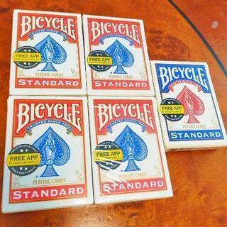 マジックに最適！トランプの王様「BICYCLE バイスクル ライダーバック808 ポーカーサイズ」人気のレッド＆ブルーをセットでGET
レッドブルー二個セット800円
四個セット1300円
六個セット1800円
の画像