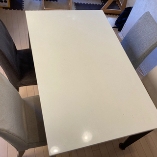 ダイニングテーブル　4脚セット