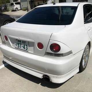 トヨタ　アルテッツァ SXE10 前期の画像
