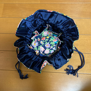 手作りのポーチ　　ポケットあり   ¥80の画像