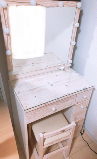 【女優ライト付き】コンパクト&大容量ドレッサー