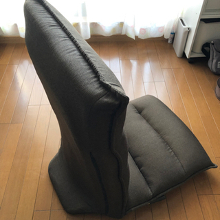 カインズ　座ったままリクライニングでき倒れにくい座椅子（ブラウン）の画像