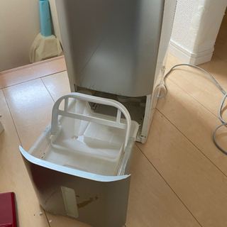 除湿乾燥機　パナソニック　ナノイー除菌乾燥機　非売品モデルの画像