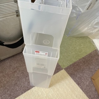 【無料　差し上げます】A4ファイルケース3こ