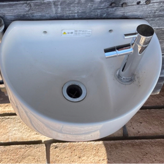 【TOTO】【手洗い器】壁掛手洗器L90DR 陶器パステルアイボリーの画像