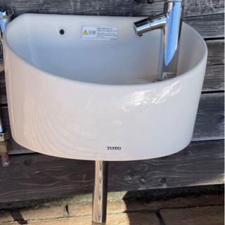 【TOTO】【手洗い器】壁掛手洗器L90DR 陶器パステルアイボリーの画像