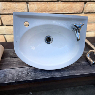 【TOTO】 【手洗い器】平付壁掛手洗器水石けん入れ付L30DMセット陶器洗面器 小型 洗面所の画像