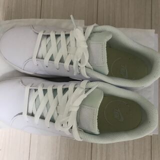 ナイキ NIKE メンズ レディース スニーカー ナイキ ウィメンズ コート ロイヤル 2 SL CW2533101 （ホワイト）の画像