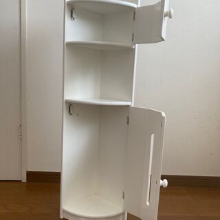 トイレ収納✨コーナーラック✨　引越しのため家具／家電大量処分✨の画像