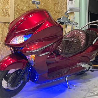 大人気カラー‼︎ 【HONDA フォルツァMF08】スピーカー４発、LED付き‼︎の画像