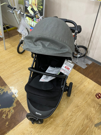 #I-112  【ご来店頂ける方限定】Apricaのベビーカーです！
