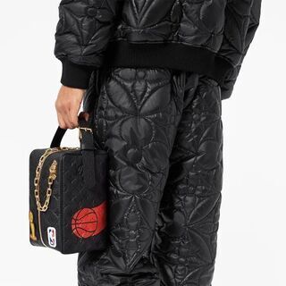 非常に入手困難‼️【日本完売 AW2023新作 ルイヴィトン×NBA バッグ】男女兼用･正規品の画像