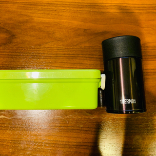 サーモスTHERMOSスープジャー、密閉式お弁当箱お箸付の画像