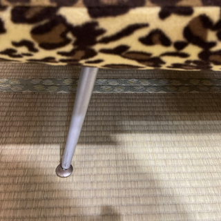 ヒョウ柄　ソファベッド　クッション2個付　の画像