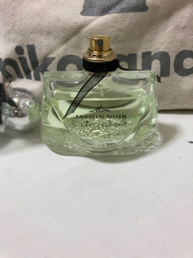 高価な香水を格安で！沢山入ってます！