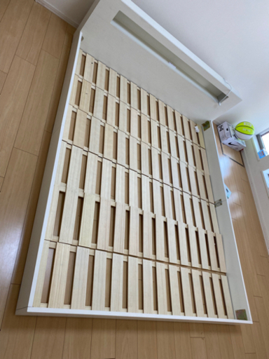クイーンサイズ ベッドフレーム