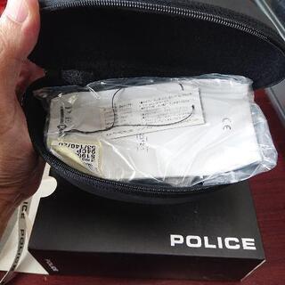 police サングラスケースの画像