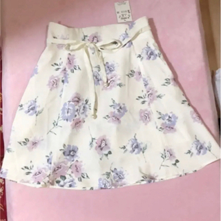 マジェスティックレゴン　花柄スカート