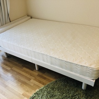 引っ越すのでベッドを手放します。どうぞお使いください。