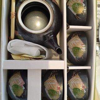 【取り引き決まりました】【金箔】急須と湯呑みセット