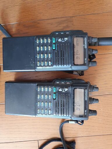 ケンウッド製 144/430MHZ FM ハンディ　トランシーバー TH-77 動作確認済　難あり　2台セット