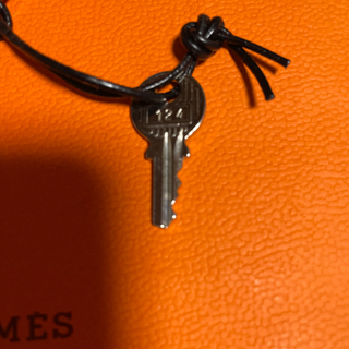 断捨離中　お値下げしました。HERMÈS カデナ　ゴ-ルド　新品の画像