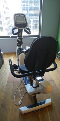 ほぼ新品定価の半額以下！本格フィットネスバイク