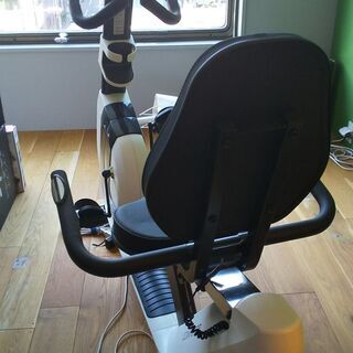 ほぼ新品定価の半額以下！本格フィットネスバイク