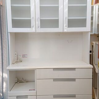 ニトリ DAHLIA キッチンボード 地震ロック付き扉 ホワイト 鏡面 レンジボード コンセント3個 食器棚■横幅120㎝×奥行42㎝×高さ205㎝■近隣配送無料 買取帝国 朝霞店