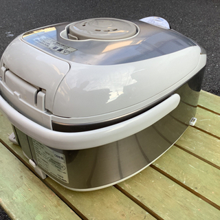 中古　タイガー　IH 炊飯ジャー　5.5合炊き2008の画像