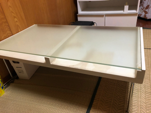 【値下げしました】ガラステーブル
