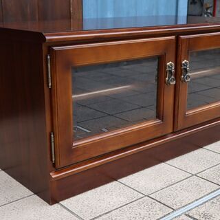karimoku(カリモク家具)の人気シリーズCOLONIAL(コロニアル)のTVボードです。アメリカンカントリースタイルのクラシカルなデザインのテレビ台。リビングのサイドボードとしても♪BI225の画像