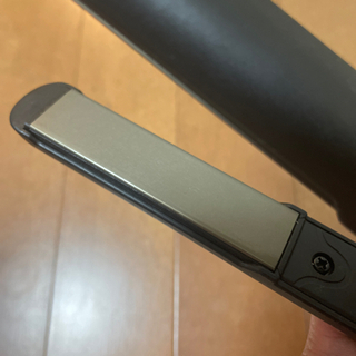 【再値下げ】サロニア ストレートアイロン《専用袋付き》の画像