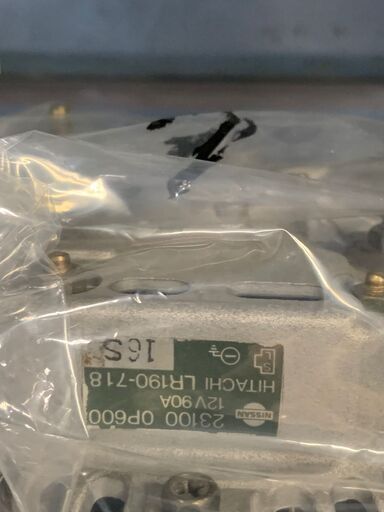 オルタネーター　A33セフィーロ VQ25DE用　23100-0P600　日立LR190-718