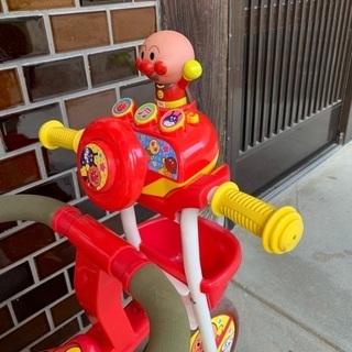 値下げしました！！アンパンマン三輪車の画像