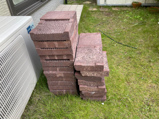 蓄熱暖房機の中に入ってるレンガです。 (10) 八乙女の家具の中古