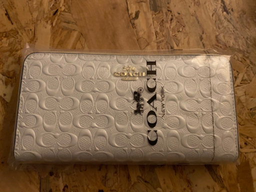 新品未使用！coach長財布エンボス白
