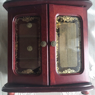 【未使用】レトロ オルゴール付きジュエリーボックス ネックレス、指輪、ピアス入れの画像