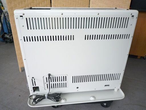 トヨトミ 煙突式ストーブ HR-650F 2017年製 (木造 17畳 コンクリート 27畳) 半密閉式 石油暖房機 ストーブ 動作確