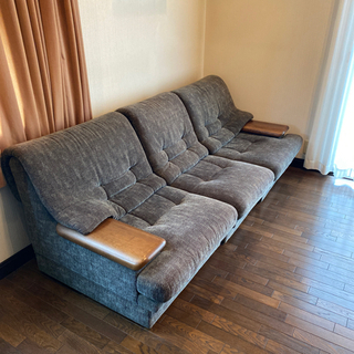 カリモク　布張り　ソファー　3客　①  【お引き取り予定決定済み】