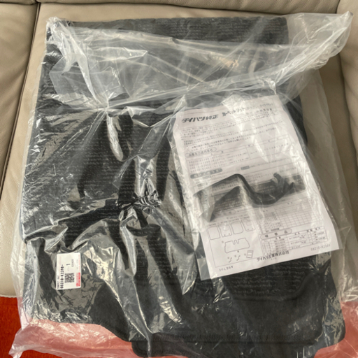 ダイハツ　ムーヴ　カーペットマット