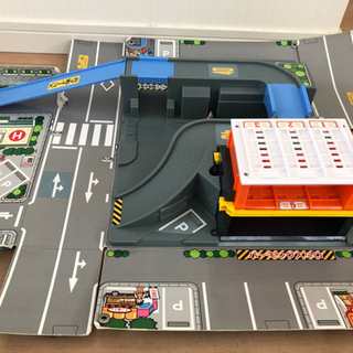トミカ とびだす！おかたづけ立体マップの画像