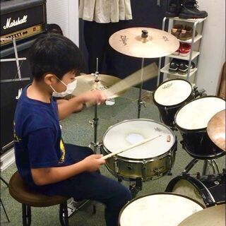 【誰でも叩けるようになるドラムレッスン🥁】ドラムセット2台で集中レッスン🥁 完全個別指導♪の画像