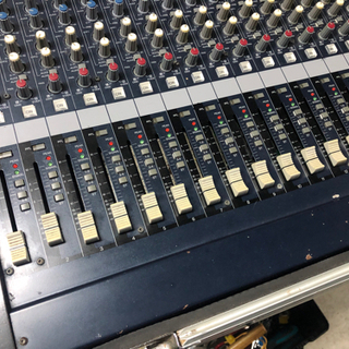 動作確認済み。値下げします。YAMAHAアナログミキサー24チャンネル ハードケース付きですよの画像