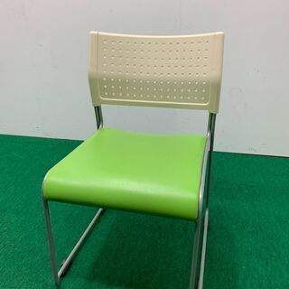 中古 アイリスチトセ スタッキングチェア 　白緑　龍ヶ崎倉庫の画像