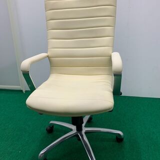 中古　肘置きつき役員チェア 白 龍ヶ崎倉庫