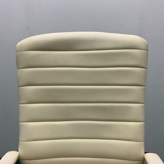中古　肘置きつき役員チェア 白 龍ヶ崎倉庫の画像