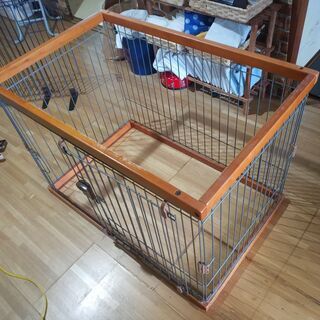 ペット（犬等）　ケージ　【オマケつき】給水器と鉄柵（錆あり）